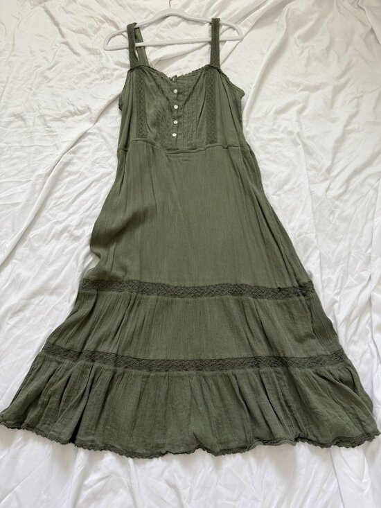 aerie Dresses & Skirts - Aerie Dress Green Midi V-Neck Sleeveless Strappy Button Ruffle Cotton L